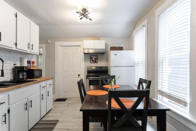 3 bed 2 Bath Walk to Fountain Square, Pet Friendly