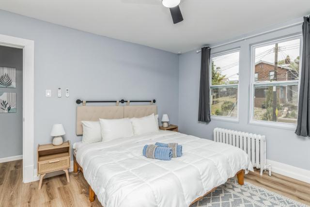 Stylish Modern Home Near Downtown Pittsburgh | Sleeps 7