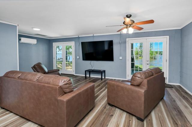 Saluda Shores Sleeps 11