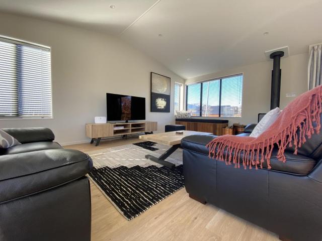 5 Chisholm Crescent