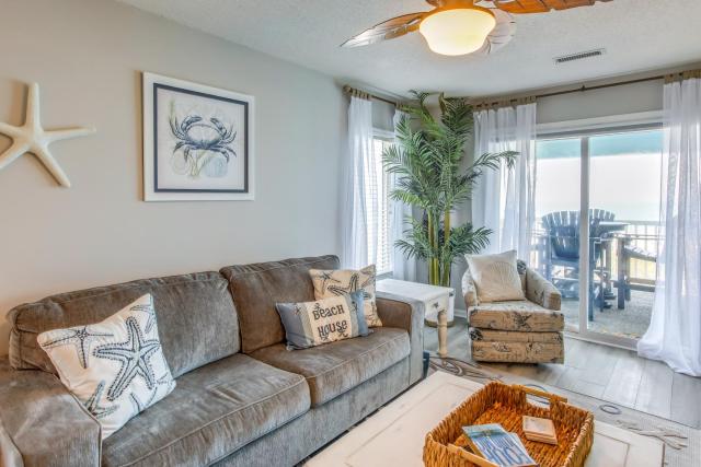 Beachfront North Myrtle Retreat w/ Pool!
