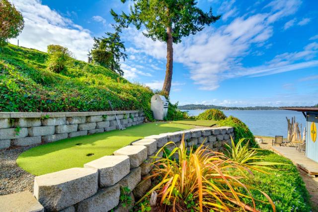 Gig Harbor House w/ Private Beach + Views!