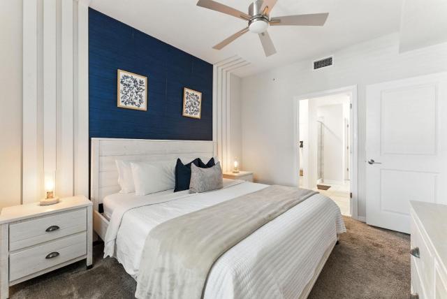 Spacious 2BR Mickey Bedroom Lake View