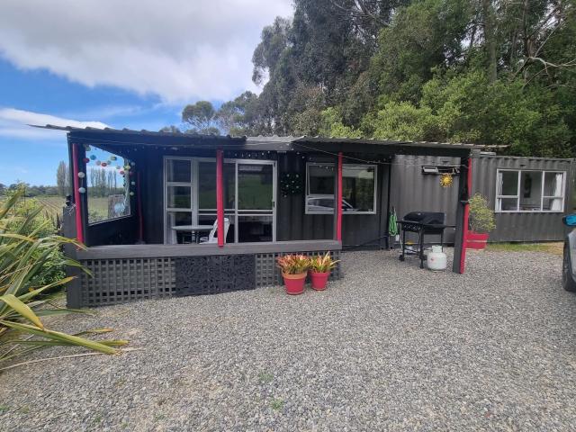 Tiny Home Container house Above the Vines