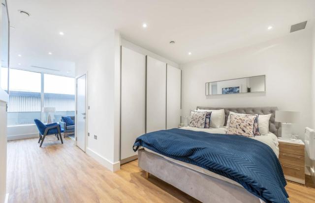 Apartment with Gym, Cinema & Concierge