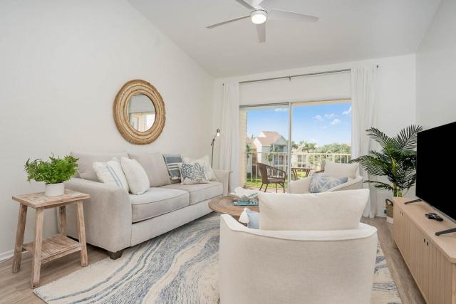 Luxury Beachside Condo - Half Mile from Beach