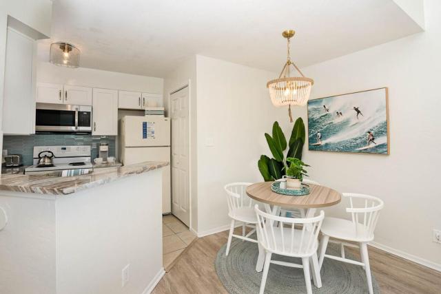 Luxury Beachside Condo - Half Mile from Beach