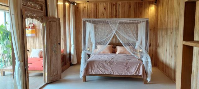 Private villa with pool and beautiful views of the rice fields