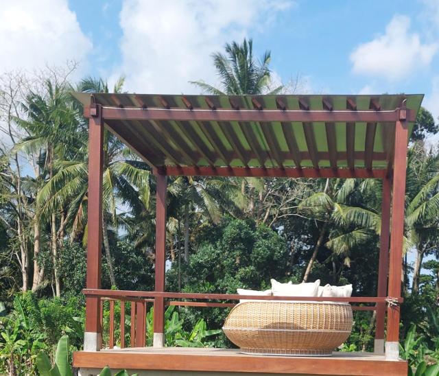 Private villa with pool and beautiful views of the rice fields