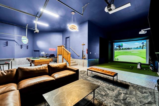 Epic Hillside Retreat Htd Pool HotTub Golf 4400sf