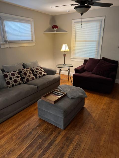 Private downtown cottage