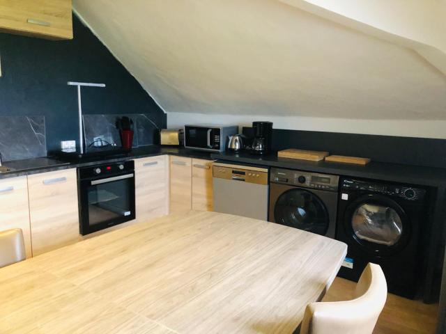 Appartement - LES COMBLES DU CHATEAU DES MARAIS - Avec vue sur le lac - POUR 2 à 5 PERSONNES