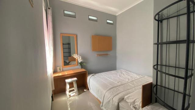Ambu Guest House