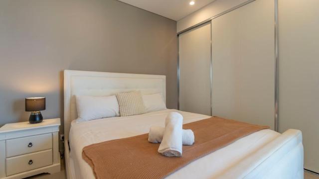 Leafy Retreat Spacious 2B Penthouse 1 Parking