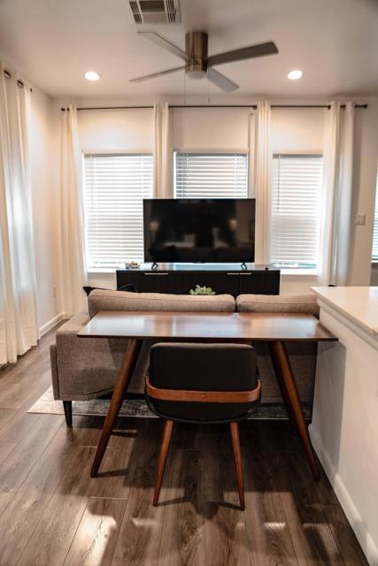 Peaceful Stay Near TX Med Ctr | Gated Parking!