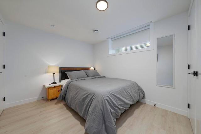 Modern Suite by Hospital 2 Near Transit, Wi-Fi, Netflix