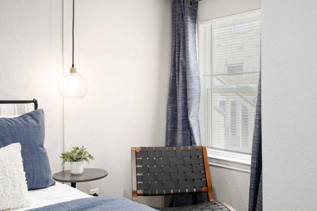 Steps from the Best of the Heights-Modern Comfort!