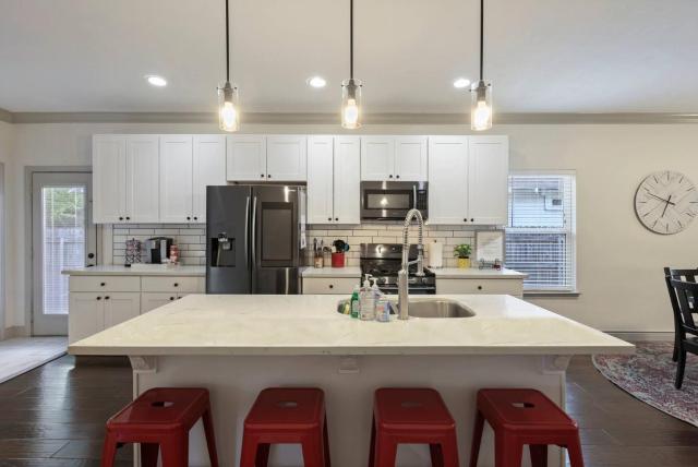 Vibrant Smart Home-Minutes from Downtown Houston!