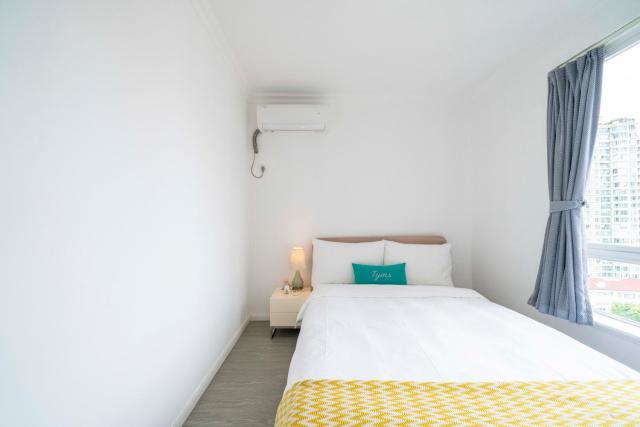 Tyms Prime 2BR APT Xujiahui Garden