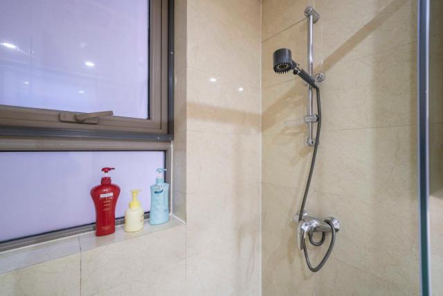 Tyms Morden 3BR 2BA APT Bella Vita