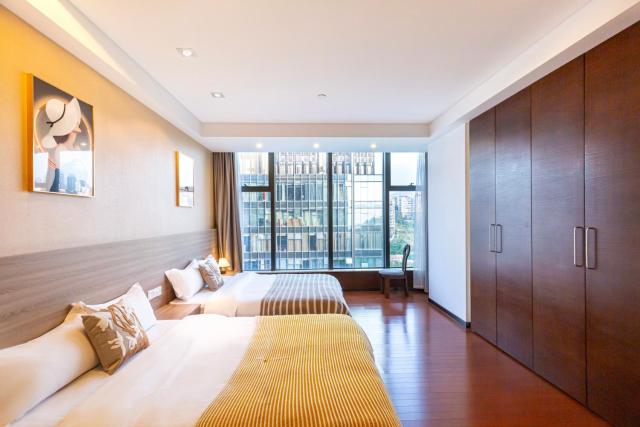 Aixin Yangtze River International Apartment