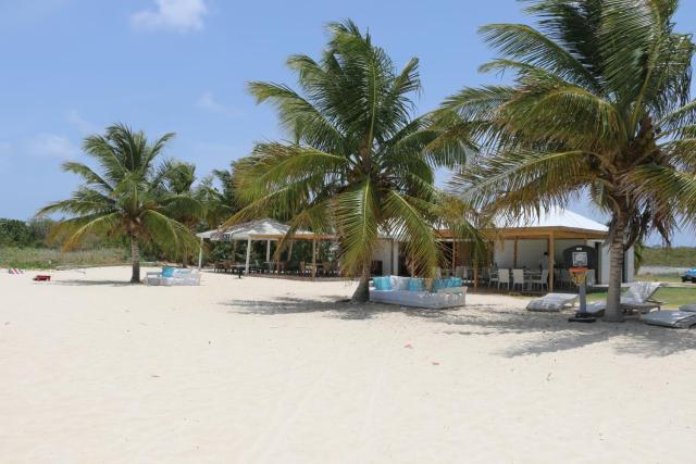 Rendezvous Bay Hotel