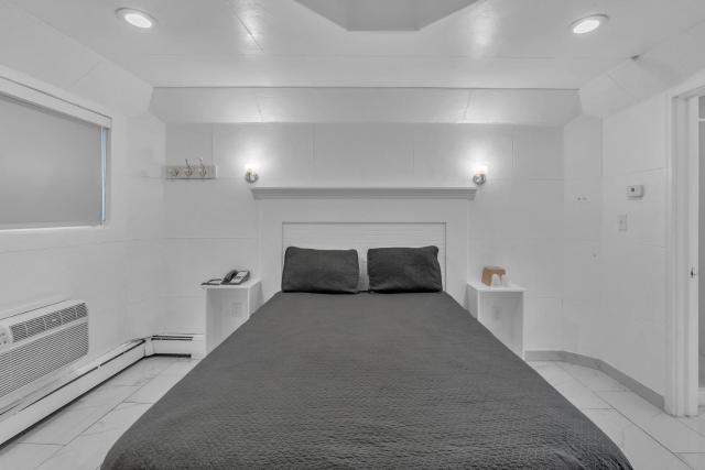Bentley Motel