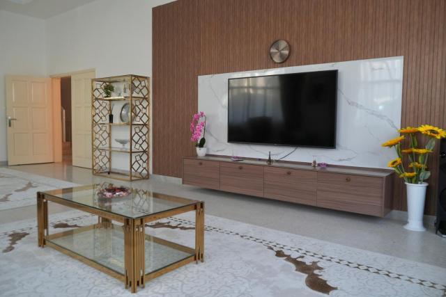 Oasis Villa Stay by Lunar