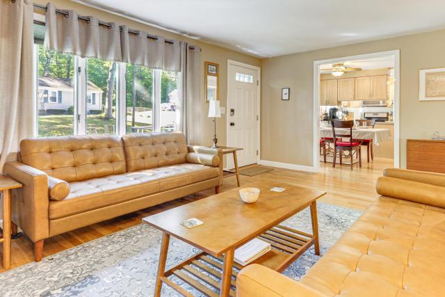2 Mi to New England Sports Village - Quiet Home