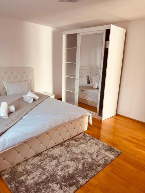Apartamente B&K