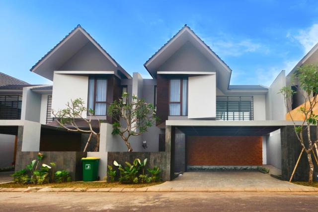 Resvara F25 - 3BR Private Pool Villa in Ciputra