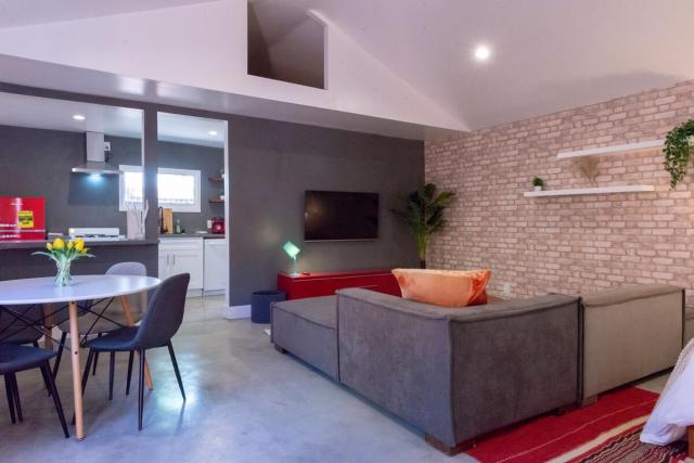 Modern Private Guesthouse with Parking, Yard, and Washer Dryer