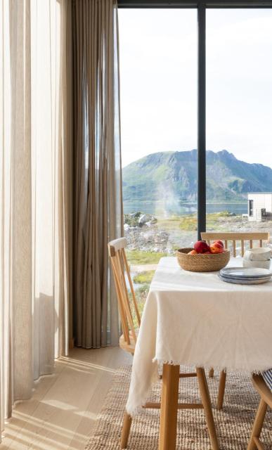 Lyngvær Panorama Lodge - Jacuzzi & Sauna - No 37