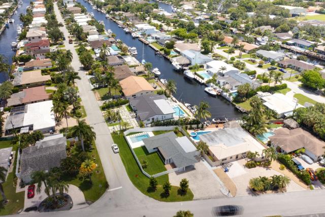Modern 3BR Pool Home Near Pompano Beach and Pier