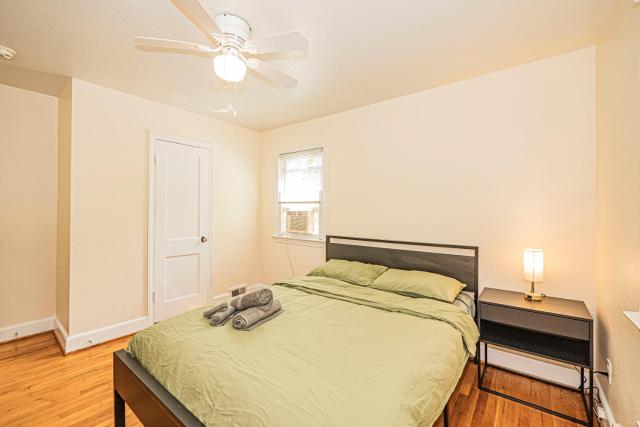 5BR 2 Bath Bath Near UMD and Metro to DC!