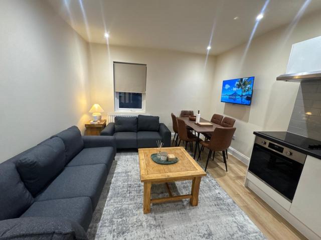 Bright & Stylish 3-Bedroom Flat