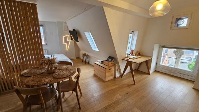 Studio lumineux Scandinave - 4e étage - calme