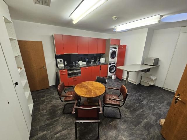 Venus - Private Room with Shared Kitchen Shower and Toilet - Chur Old Town