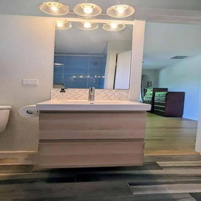 2 Large Bedrooms Open Living Peaceful