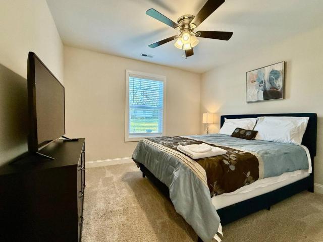 SHARED HOUSE Bedroom for rent SEPARATELY Brand NEW Home!