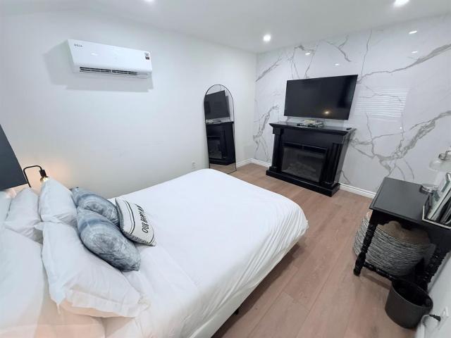 Private 1BR 1BA Suite, Kitchen, Fireplace, Parking