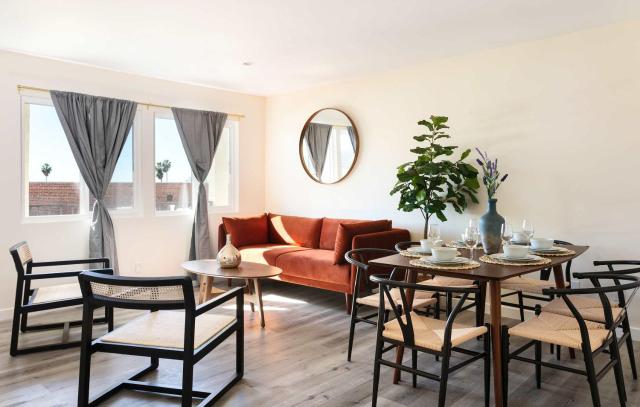 Unwind in Spacious 2BR Apt Sleeps 6 with Parking