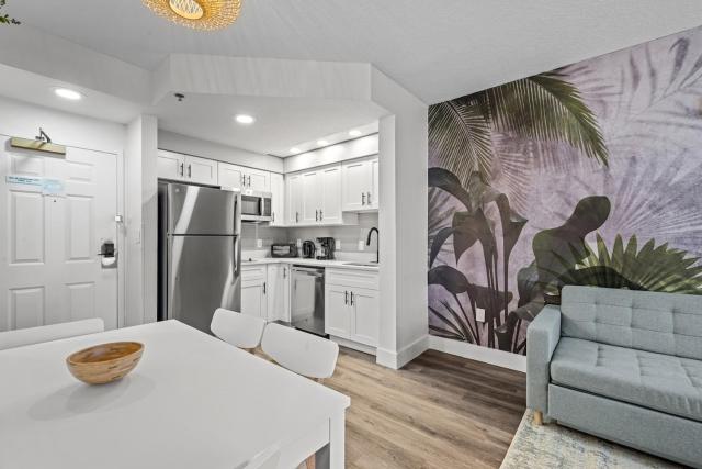 King suite near Epic & Universal, free parking