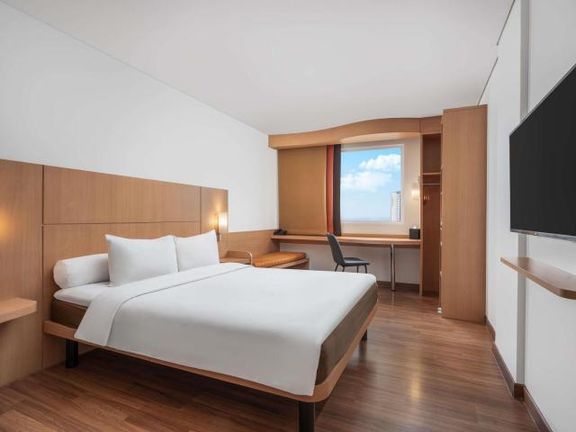 Ibis Gading Serpong