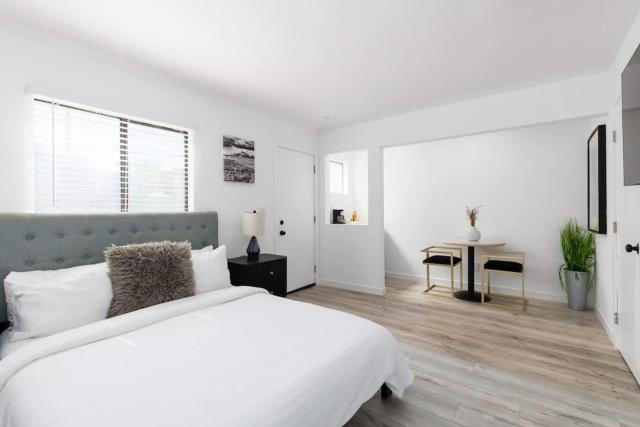 Sunny Studio in the Heart of Venice - B