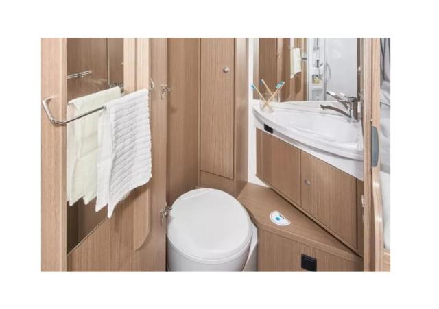 Caravan Tiny House Base Camp Granada Camping