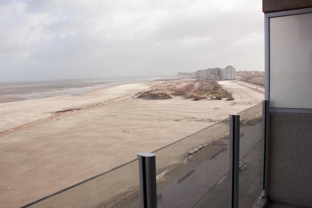Uniek appartement met zeezicht en privé garage