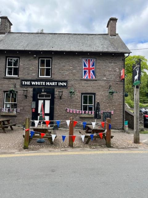 The White Hart Inn & Bunkhouse