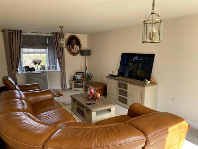 Comfortable 5 - Guest Abode - In Quiet Village