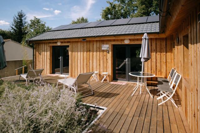 Charming ecolodge with private access to the river